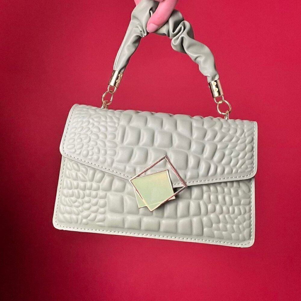Dark mint green mini purse 💚💛​​​​​​​​​​​